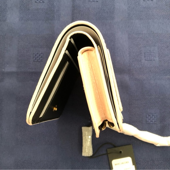 Small Marc Jacobs Wallet - Picture 6 of 6